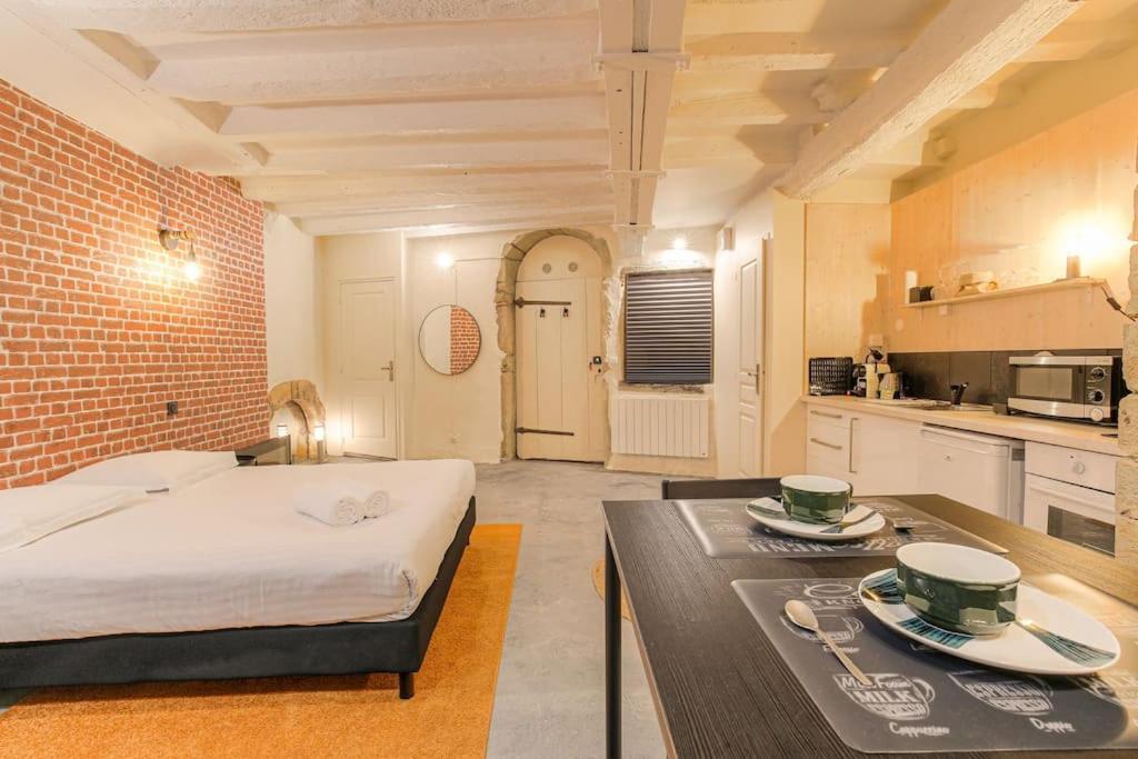 Industrial-Style Studio With Bathtub, Vieux-Lyon Lião Exterior foto