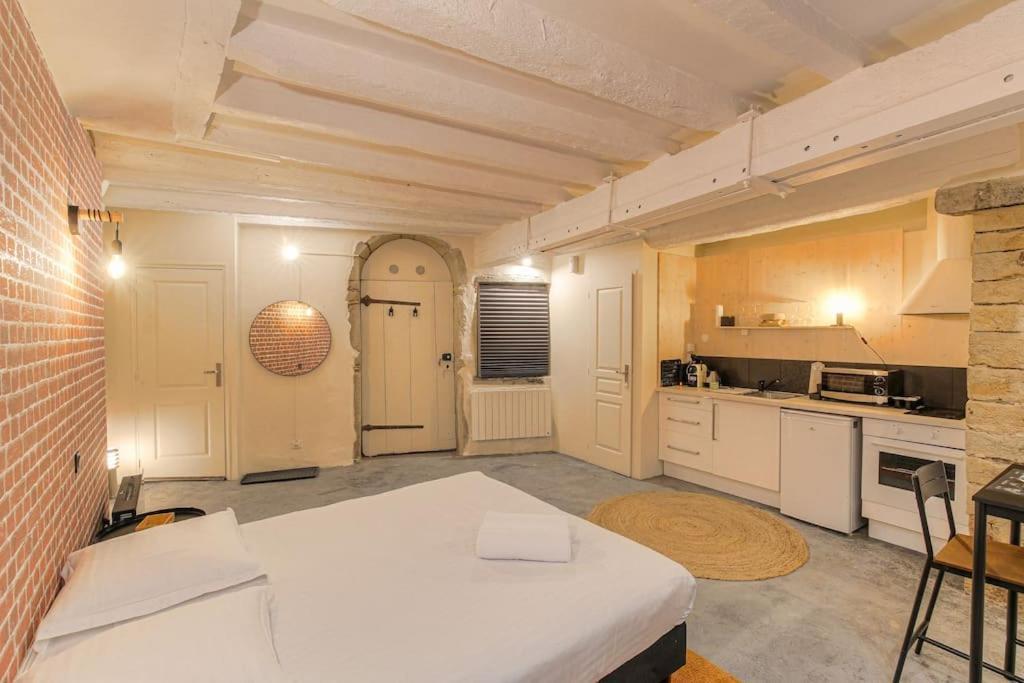 Industrial-Style Studio With Bathtub, Vieux-Lyon Lião Exterior foto
