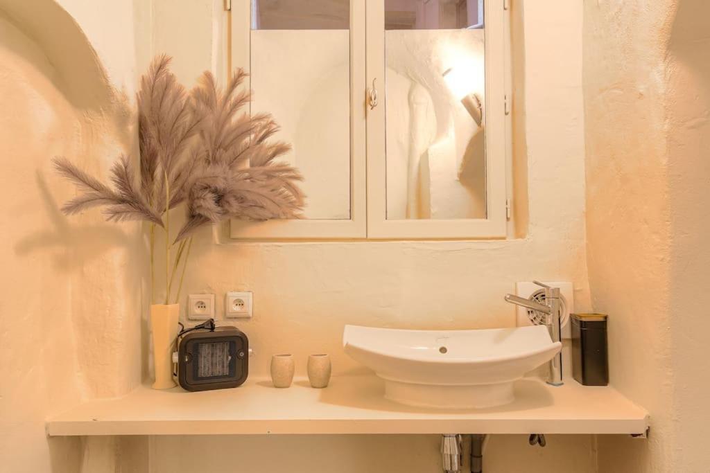 Industrial-Style Studio With Bathtub, Vieux-Lyon Lião Exterior foto